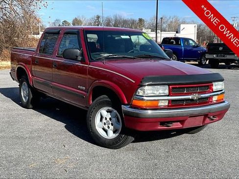 Used 2002 Chevrolet S10 Pickup LS w/ LS Preferred Equipment Group image 2
