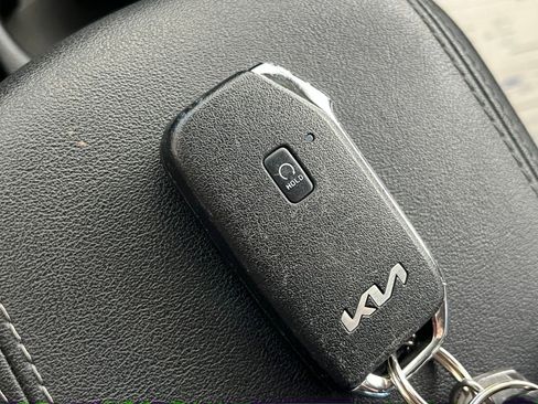 Used 2025 Kia Seltos S FWD image 25