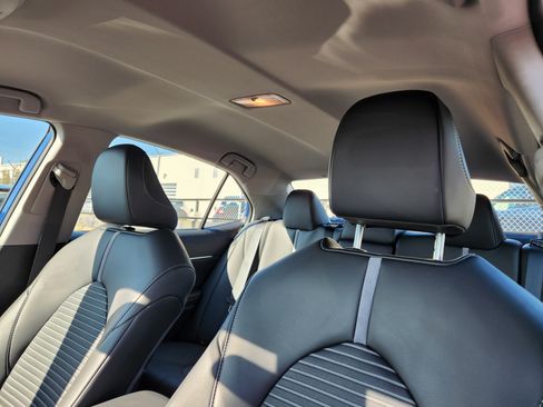 Used 2024 Toyota Camry SE FWD image 12