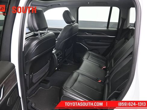Used 2022 Jeep Grand Cherokee Limited 4xe AWD/4WD image 10