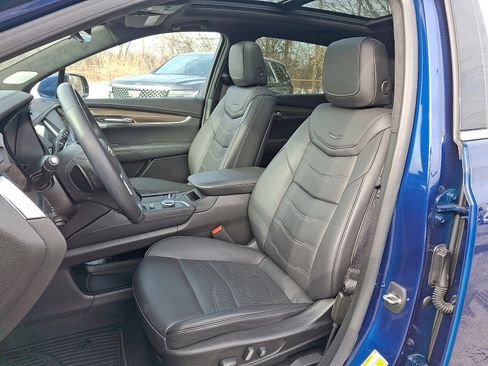 Certified 2023 Cadillac XT5 Premium Luxury w/ Platinum Package image 15