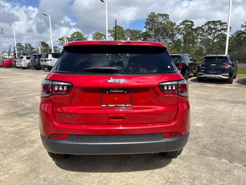 New 2026 Jeep Compass Latitude AWD/4WD image 4