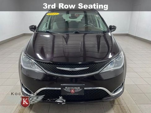Used 2017 Chrysler Pacifica Touring Plus w/ Tire & Wheel Group image 2