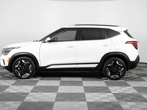 Used 2024 Kia Seltos SX w/ SX Sunroof Package image 3