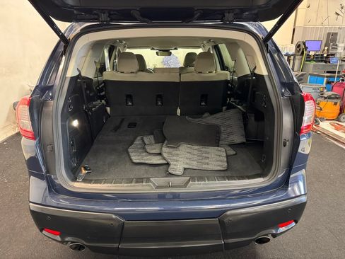 Used 2025 Subaru Ascent Premium AWD/4WD image 7