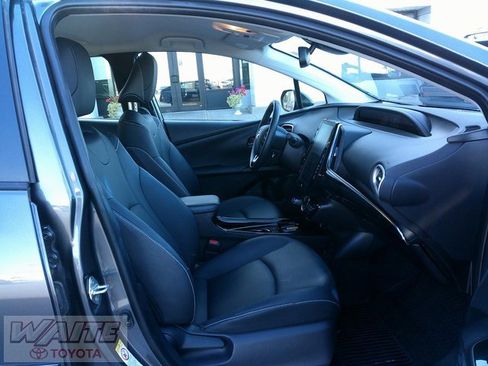 Certified 2022 Toyota Prius Prime Limited image 28