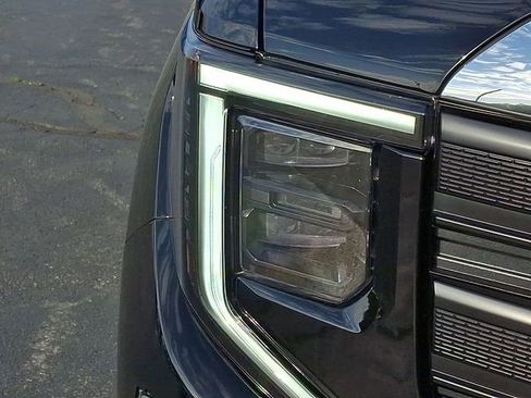 Used 2024 GMC Sierra 1500 Pro w/ Pro Value Package image 9