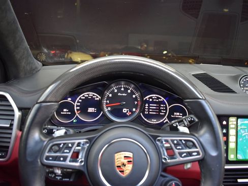 Used 2023 Porsche Cayenne Turbo w/ Premium Package Plus image 25