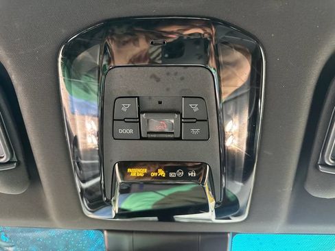 Used 2023 Toyota Venza XLE AWD/4WD image 40