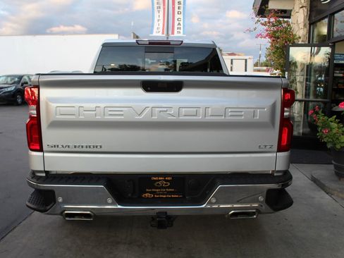 Used 2019 Chevrolet Silverado 1500 LTZ w/ LTZ Plus Package AWD/4WD image 4
