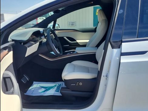 Used 2026 Tesla Model X AWD/4WD image 3