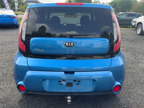 Used 2015 Kia Soul + w/ Audio Package FWD image 5