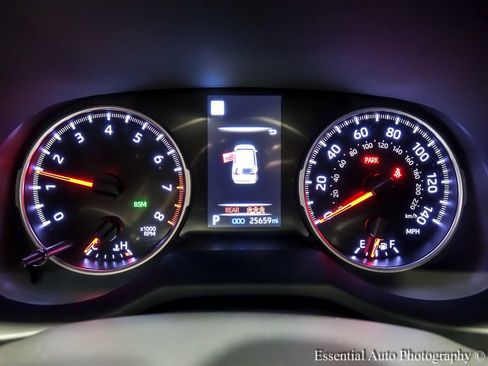 Used 2022 Toyota RAV4 XLE w/ Convenience Package image 21