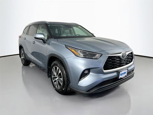 Used 2022 Toyota Highlander XLE image 8