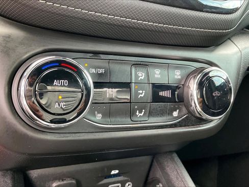 Used 2023 Chevrolet TrailBlazer ACTIV w/ Sun and Liftgate Package AWD/4WD image 33