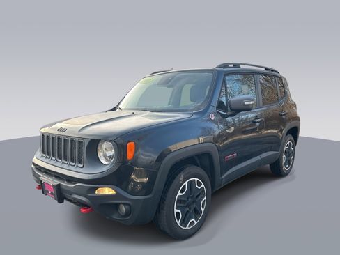 Used 2015 Jeep Renegade Trailhawk image 7