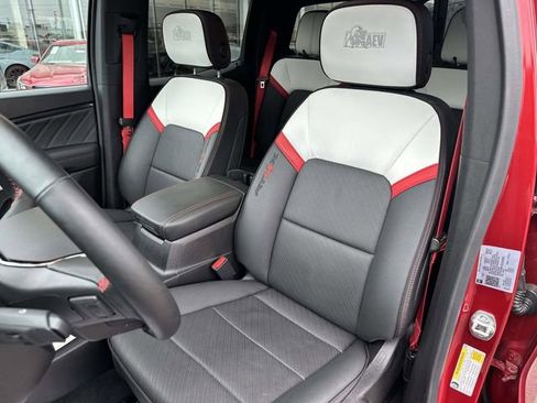 Used 2025 GMC Canyon AT4 w/ AT4X AEV Edition AWD/4WD image 20