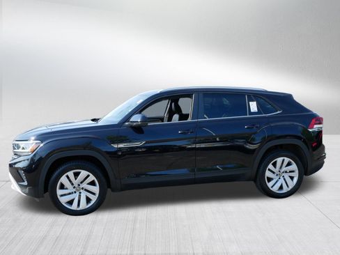Certified 2023 Volkswagen Atlas Cross Sport SE w/ Panoramic Sunroof Package AWD/4WD image 4