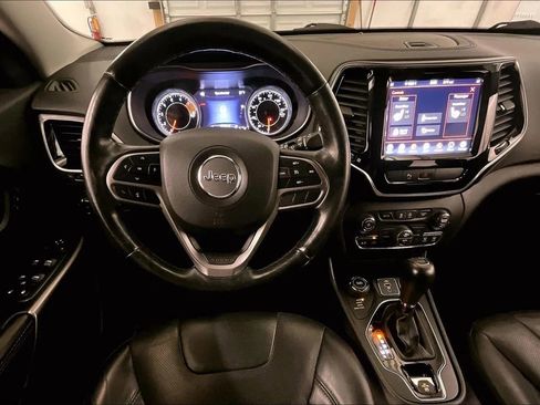 Used 2019 Jeep Cherokee Limited image 5