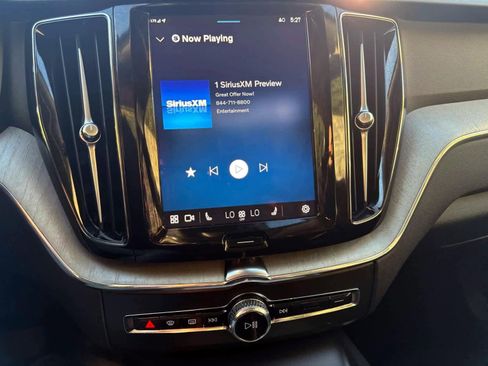 Used 2025 Volvo XC60 B5 Plus image 17