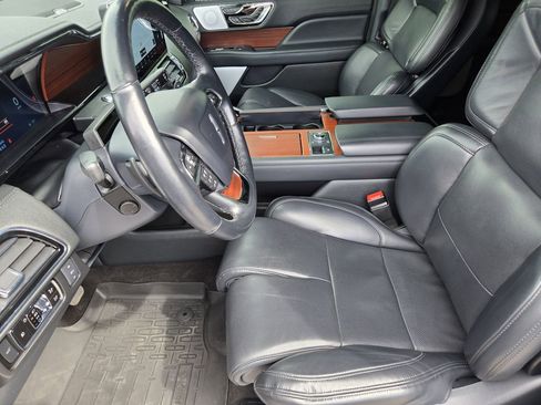 Used 2023 Lincoln Navigator Reserve w/ Equipment Group 201A image 8
