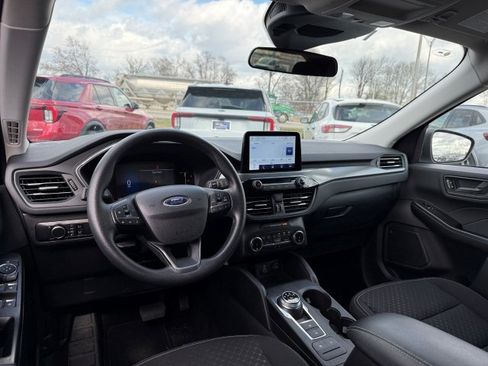 Used 2025 Ford Escape Active AWD/4WD image 17