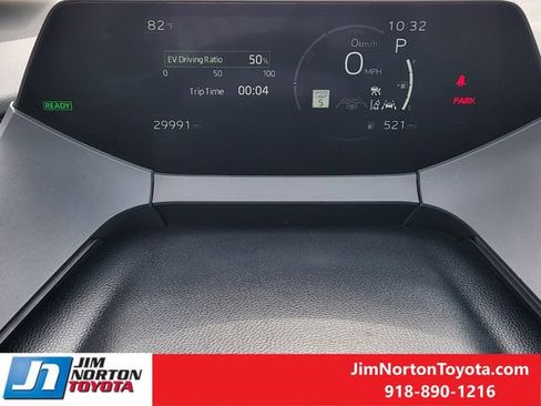 Used 2025 Toyota Prius LE FWD image 17