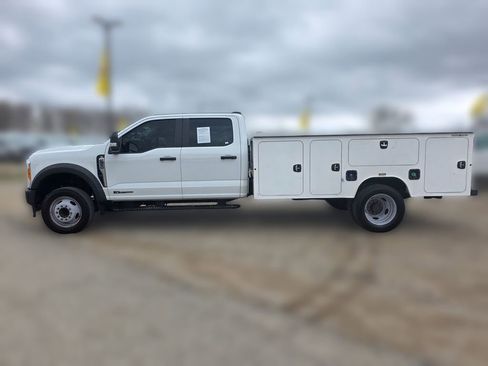 Used 2023 Ford F550 2WD Crew Cab Super Duty image 7