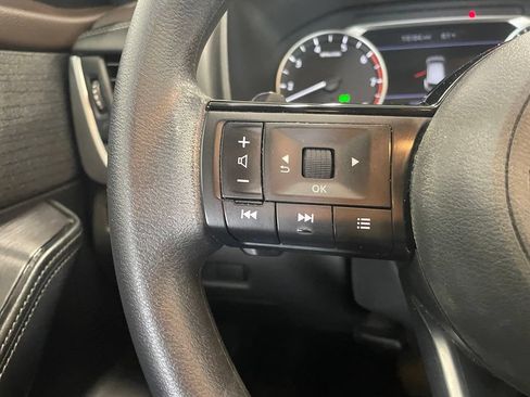 Certified 2023 Nissan Rogue SV FWD image 12