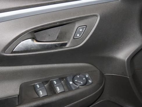 Used 2025 Buick Envista Preferred w/ Convenience II Package FWD image 12