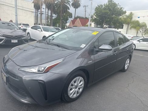 Used 2022 Toyota Prius LE FWD image 12