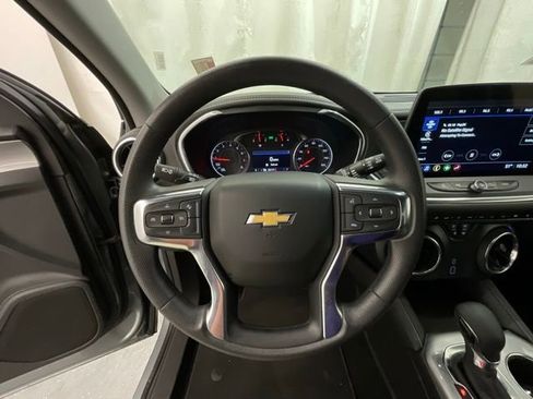 Used 2025 Chevrolet Blazer LT FWD image 11