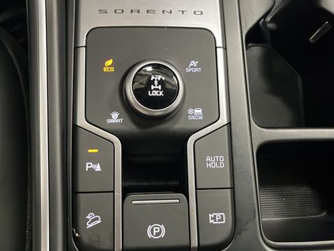 Used 2024 Kia Sorento EX w/ Panoramic Sunroof Package AWD/4WD image 35