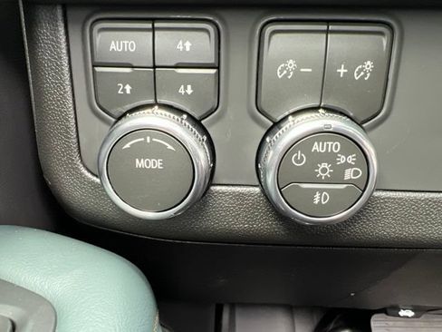 New 2026 GMC Yukon AT4 w/ AT4 Premium Package AWD/4WD image 3
