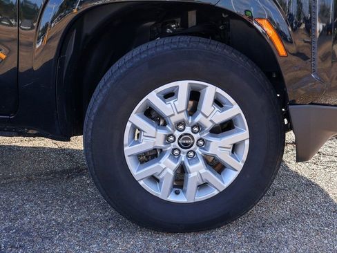 Used 2023 Nissan Frontier SV image 25