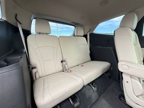 Used 2021 Buick Enclave Essence w/ Sound and Sites Package FWD image 28