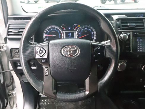 Used 2019 Toyota 4Runner TRD Off-Road Premium AWD/4WD image 31