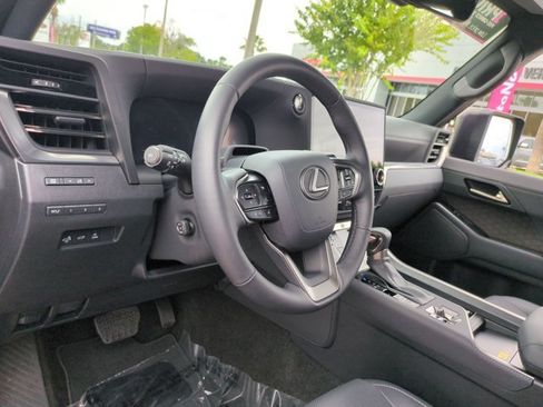Used 2025 Lexus GX 550 w/ Accessory Package (Z1) AWD/4WD image 10
