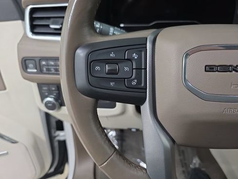 Used 2023 GMC Yukon XL Denali AWD/4WD image 14