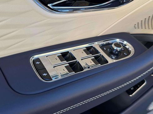 New 2026 Bentley Flying Spur Azure image 52