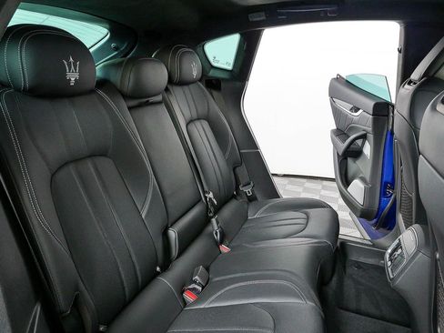 Used 2022 Maserati Levante Modena AWD/4WD image 23