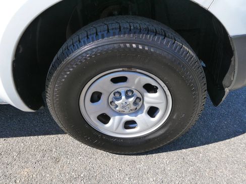 Used 2013 Nissan Frontier S RWD image 28