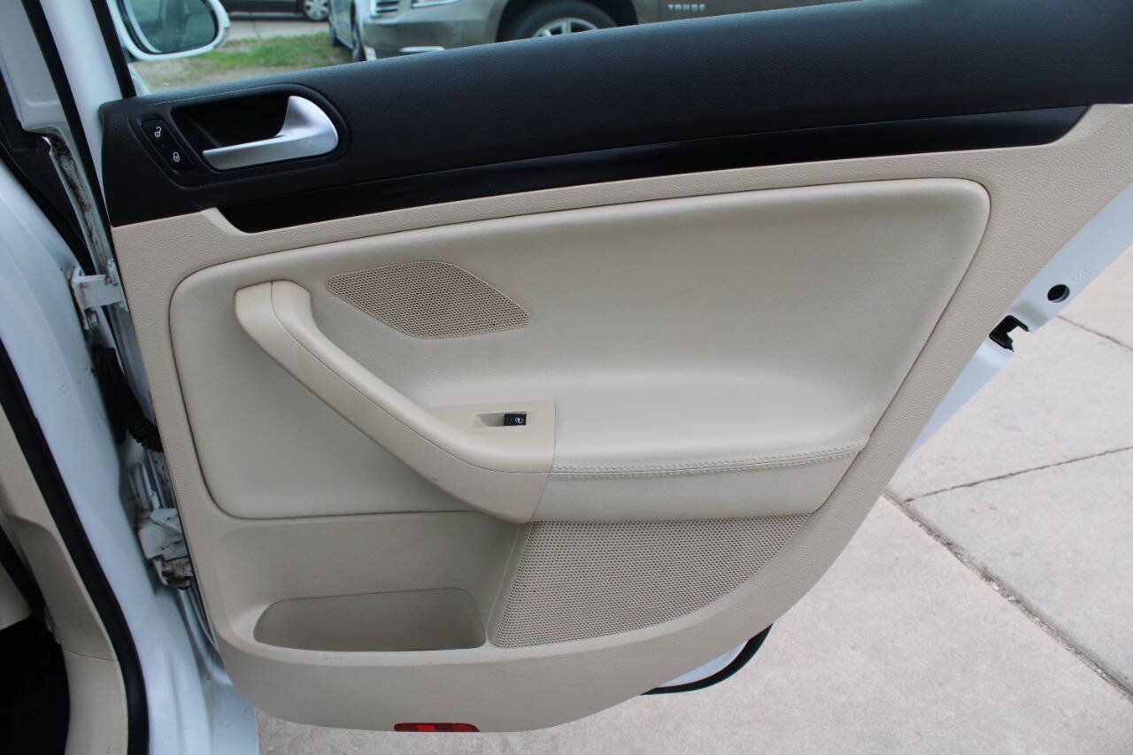 Used 2014 Volkswagen Jetta TDI FWD image 5