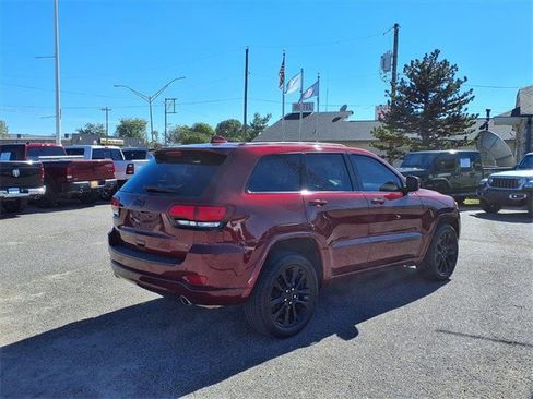 Used 2022 Jeep Grand Cherokee Laredo X image 22