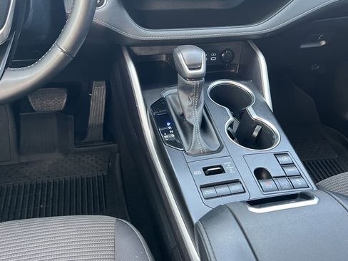 Certified 2023 Toyota Highlander LE image 17