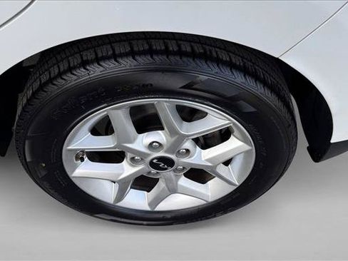 Used 2024 Kia Soul LX w/ Option Group 015 FWD image 9