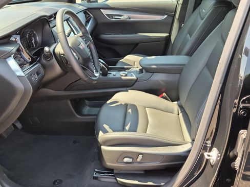 Certified 2024 Cadillac XT6 Luxury AWD/4WD image 18