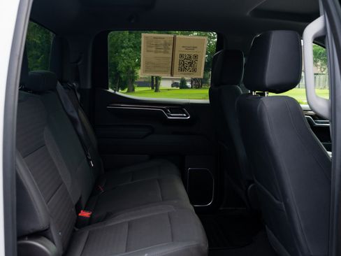 Used 2026 Chevrolet Silverado 1500 LT RWD image 17