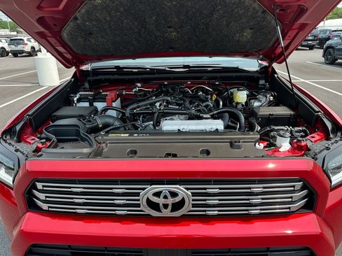 Used 2026 Toyota 4Runner Limited AWD/4WD image 11