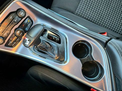 Used 2017 Dodge Challenger SXT image 32